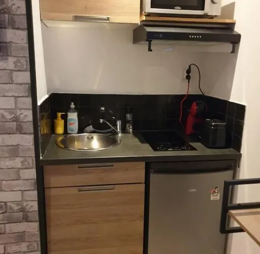 Le Petit Atelier - Proche Gare - Wifi Apartment